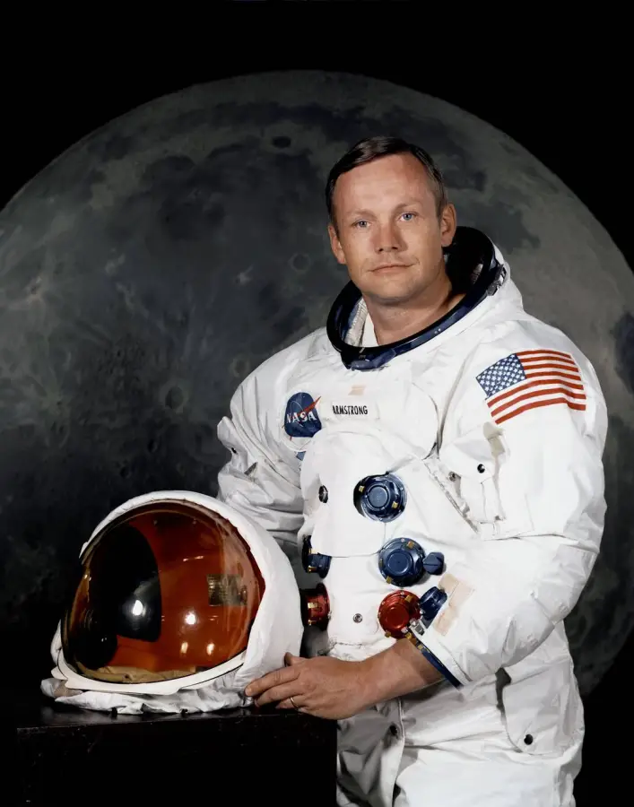 Retrato do astronauta Neil A. Armstrong, comandante da missão Apollo 11, que levou o homem à Lua.